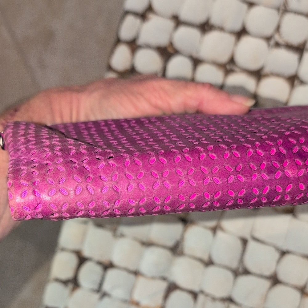 HOBO Magenta (Purple) Perforated Leather Kiss-Lock Clutch Or Wallet - Picture 10 of 14
